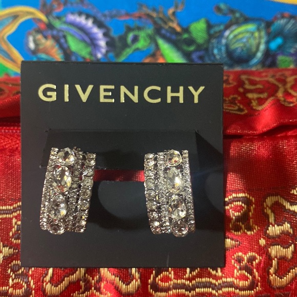 Givenchy earrings - Picture 1 of 4